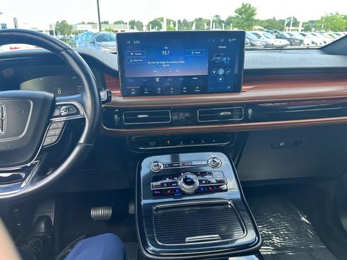 Used 2022 Lincoln Nautilus Reserve FWD image 19