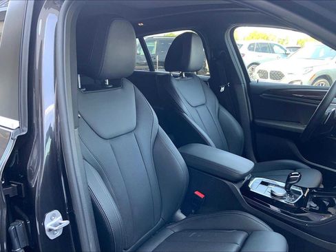 Certified 2024 BMW X4 xDrive30i image 8