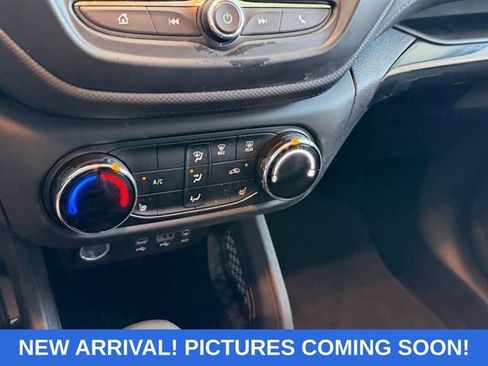 Used 2021 Chevrolet TrailBlazer LT w/ Driver Confidence Package FWD image 17