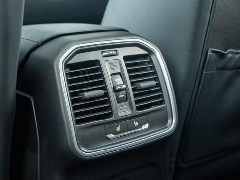 Certified 2023 Porsche Macan S AWD/4WD image 38