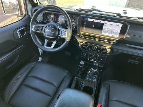 Used 2024 Jeep Wrangler Sahara w/ Technology Group image 11