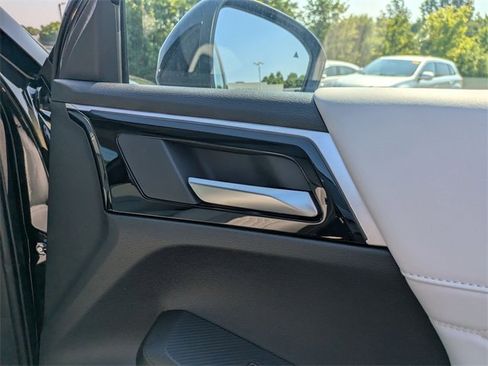 New 2025 Mitsubishi Outlander SEL image 31