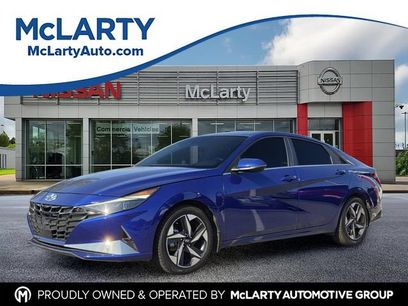 Used 2023 Hyundai Elantra Limited w/ Winter Weather Package