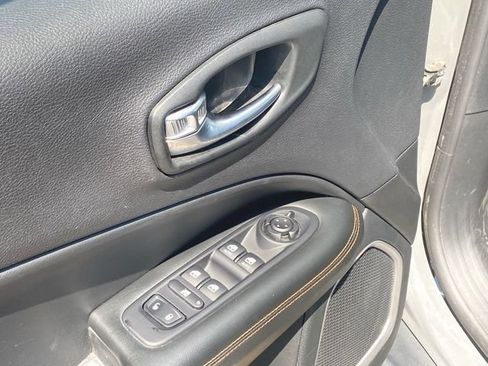 Used 2020 Jeep Compass Limited AWD/4WD image 22