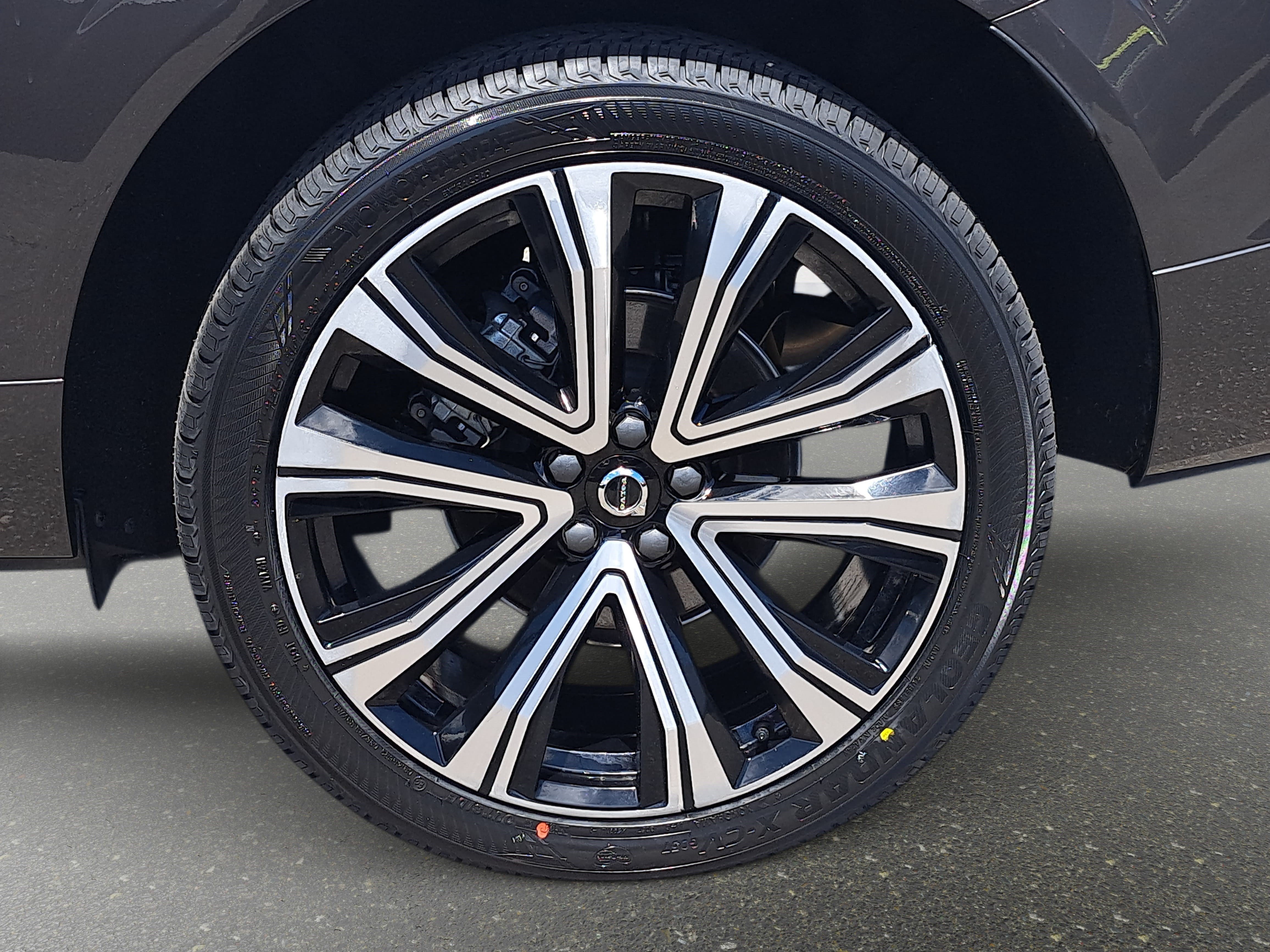 Used 2023 Volvo XC60 B5 Ultimate w/ Climate Package FWD image 33