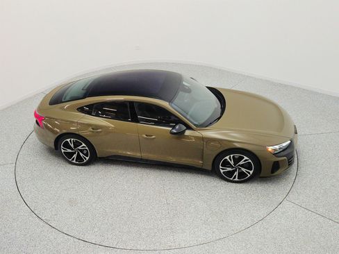 Used 2024 Audi e-tron GT Prestige AWD/4WD image 25