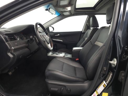 Used 2012 Toyota Camry SE FWD image 4