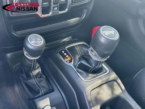 Used 2023 Jeep Wrangler Unlimited Sahara AWD/4WD image 22