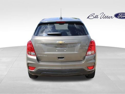 Used 2021 Chevrolet Trax LS w/ Tint and Cruise Package AWD/4WD image 6