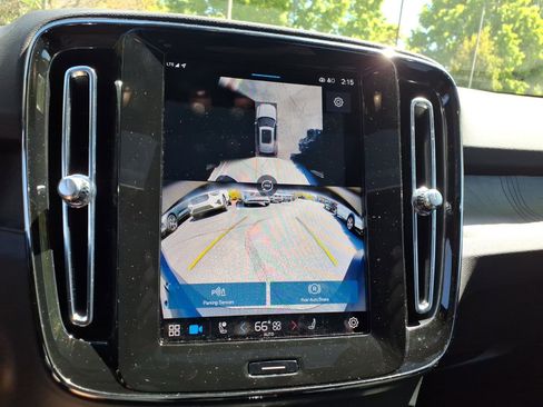Certified 2024 Volvo XC40 Recharge Ultimate RWD image 22