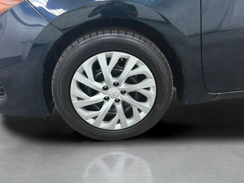 Used 2017 Toyota Corolla LE w/ Carpet Mat Package (TMS) FWD image 26