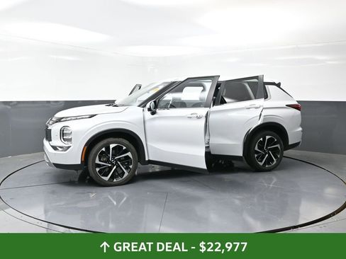 Used 2024 Mitsubishi Outlander SE image 59