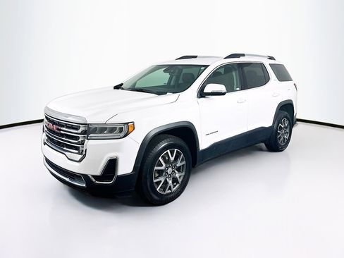 Used 2023 GMC Acadia SLE w/ Driver Convenience Package image 3