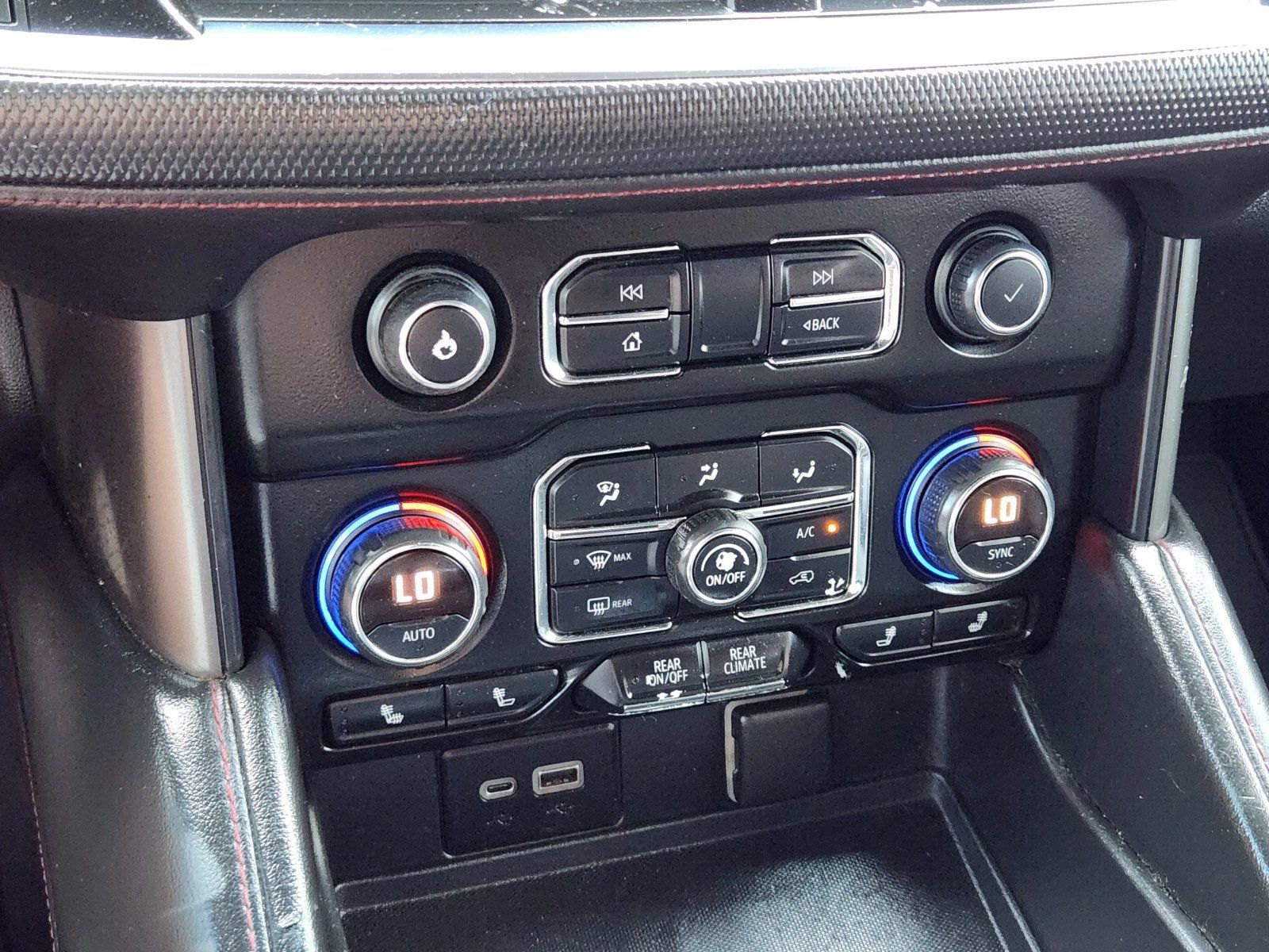 Used 2022 Chevrolet Tahoe RST w/ Luxury Package RWD image 21