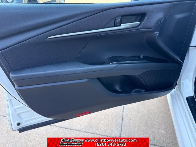 Used 2025 Toyota Camry LE FWD image 11
