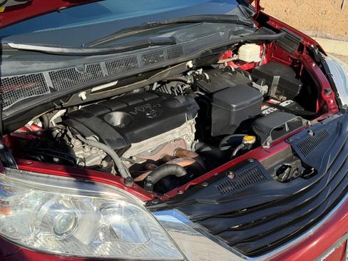 Used 2012 Toyota Sienna LE image 15
