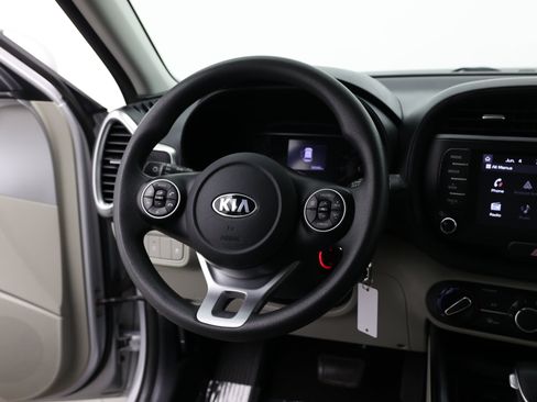 Used 2021 Kia Soul LX FWD image 29