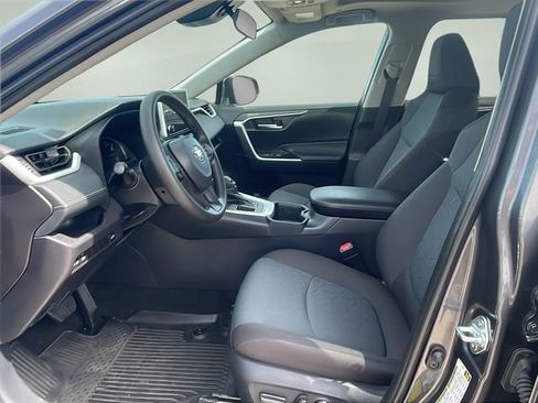 Used 2025 Toyota RAV4 XLE image 17
