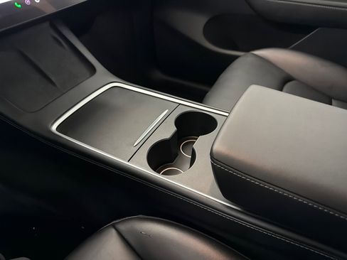 Used 2024 Tesla Model Y Long Range image 27