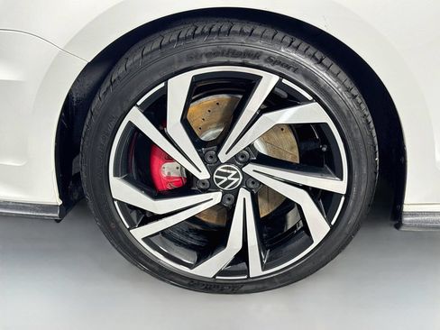 Used 2017 Volkswagen Jetta GLI FWD image 31