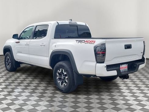 Used 2022 Toyota Tacoma TRD Off-Road w/ Technology Package image 4