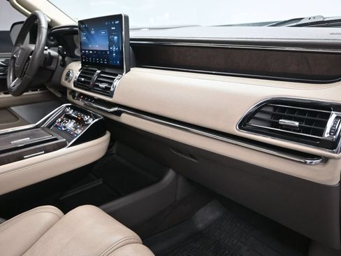 Used 2023 Lincoln Navigator Reserve AWD/4WD image 24