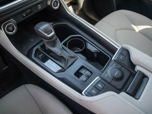 Used 2025 Toyota Grand Highlander FWD image 20