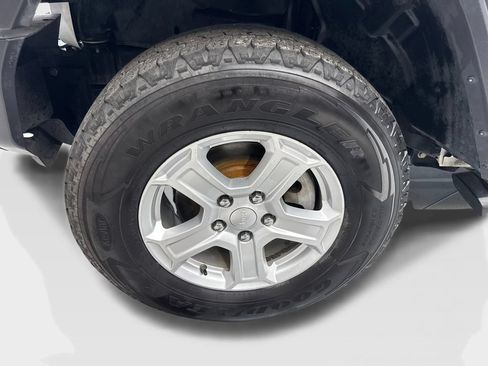 Used 2019 Jeep Wrangler Unlimited Sport S AWD/4WD image 85