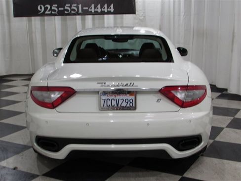 Used 2010 Maserati GranTurismo S RWD image 16