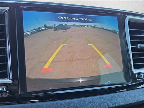 Used 2023 Chrysler Pacifica Touring-L FWD image 18