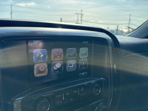 Used 2017 Chevrolet Silverado 1500 LT w/ Midnight Edition image 11