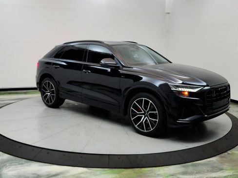 Used 2019 Audi Q8 Prestige w/ Year 1 Package AWD/4WD image 3