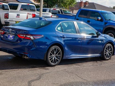 Used 2023 Toyota Camry SE image 5