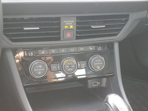 Used 2019 Volkswagen Jetta SE FWD image 27