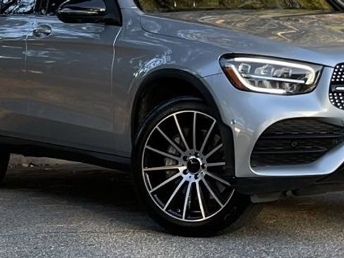 Used 2022 Mercedes-Benz GLC 300 GLC 300 w/ AMG Line image 10