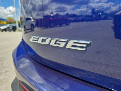Used 2016 Ford Edge SEL w/ Equipment Group 201A AWD/4WD image 11