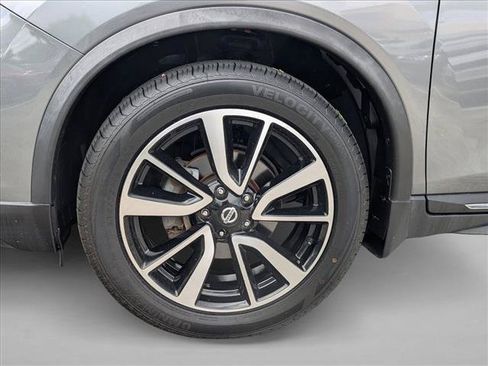 Used 2018 Nissan Rogue SL w/ Premium Package FWD image 25