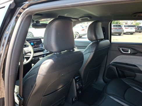 Used 2024 Jeep Compass Latitude AWD/4WD image 21