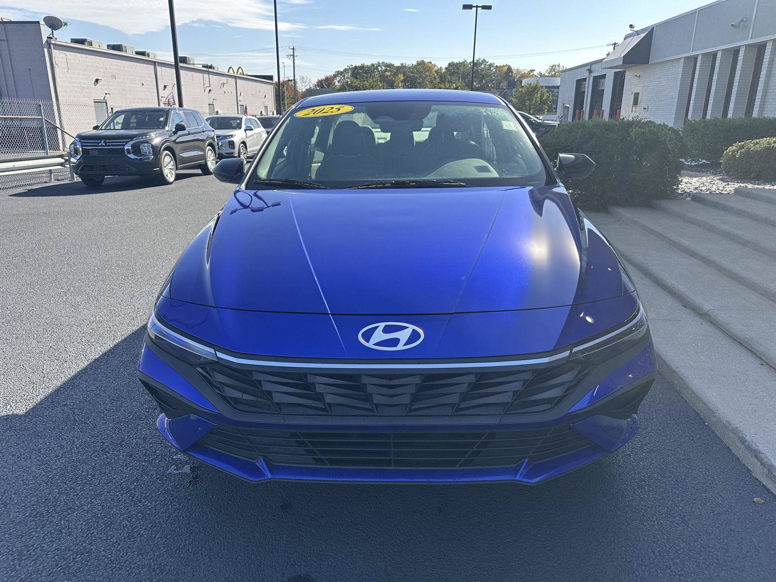 Used 2025 Hyundai Elantra Sport FWD image 5