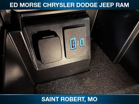 Used 2022 Ford Explorer Limited w/ Equipment Group 301A image 17