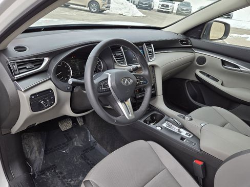Certified 2025 INFINITI QX50 Luxe image 4
