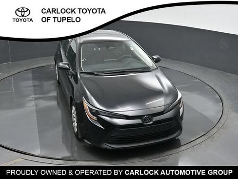 Used 2025 Toyota Corolla LE FWD image 34