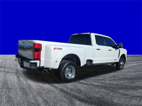 Used 2024 Ford F350 Platinum w/ FX4 Off-Road Package image 4