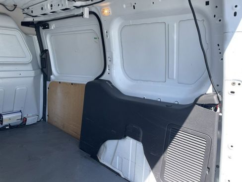 Used 2015 Ford Transit Connect XL image 25