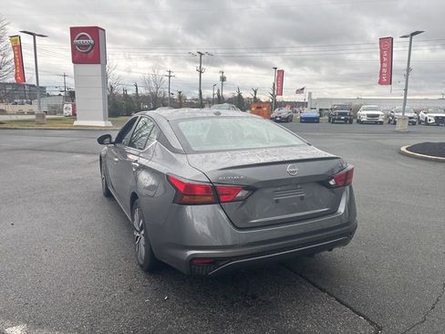 Used 2024 Nissan Altima 2.5 SV FWD image 5
