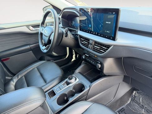 Used 2025 Ford Escape Platinum AWD/4WD image 26