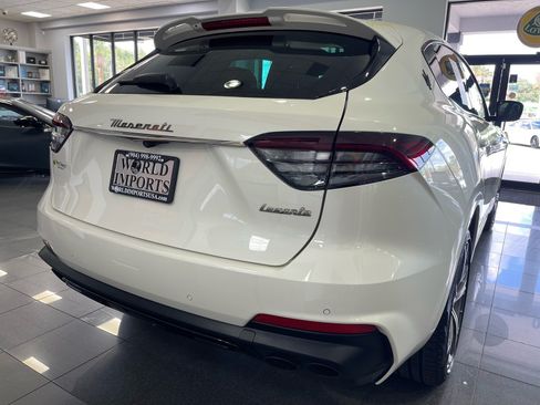 Used 2022 Maserati Levante Modena AWD/4WD image 18