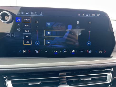 New 2026 Chevrolet Traverse LT w/ Enhanced Driving Package image 44