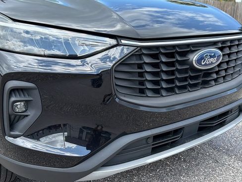 Used 2025 Ford Escape SE FWD image 9