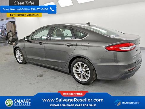 Used 2019 Ford Fusion SE image 3
